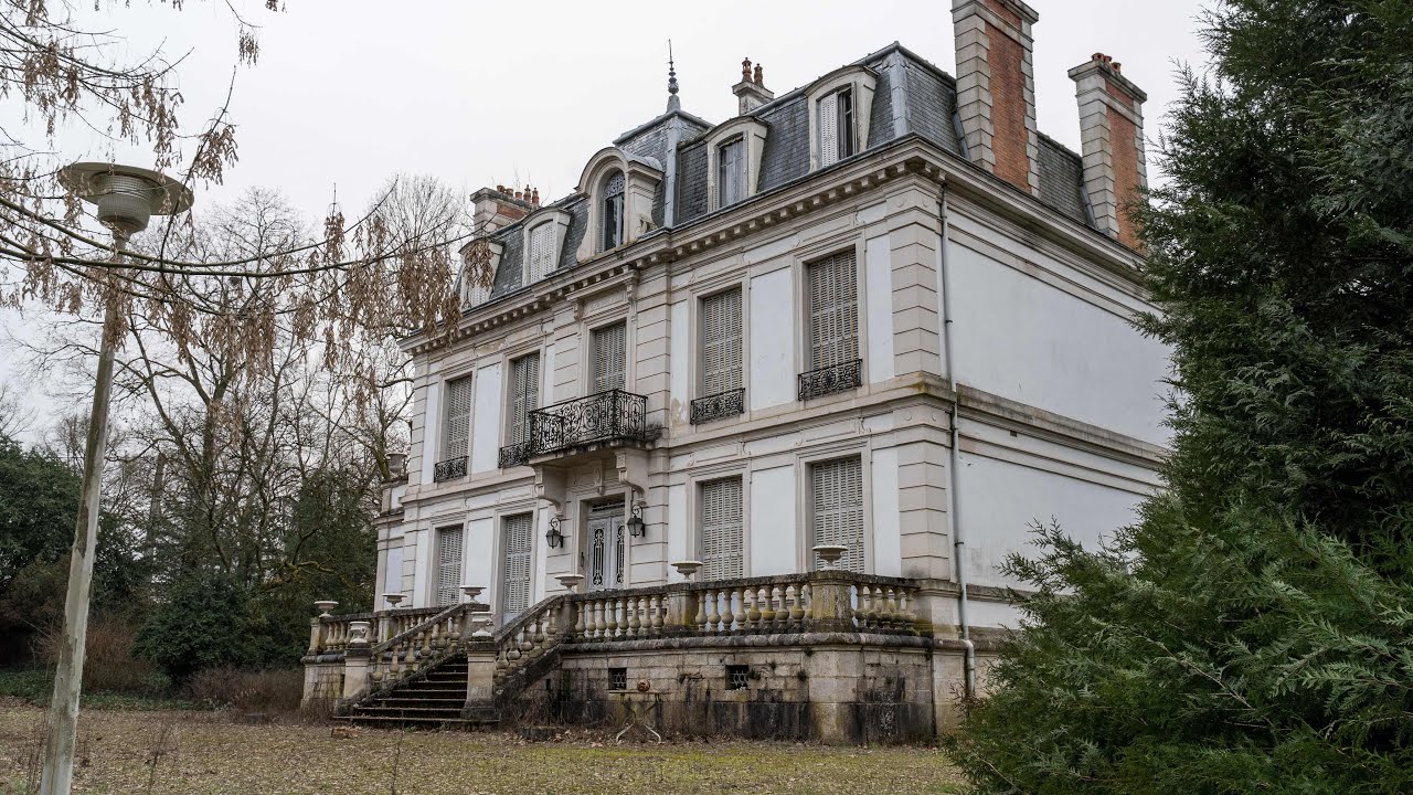 Unbelievable Discovery! This Abandoned Château ￼Will Blow Your Mind What’s Been Left Behind!!