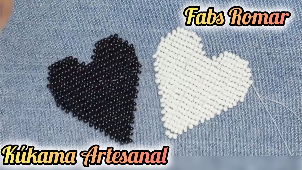 Corazón de chaquira abombado🖤🤍