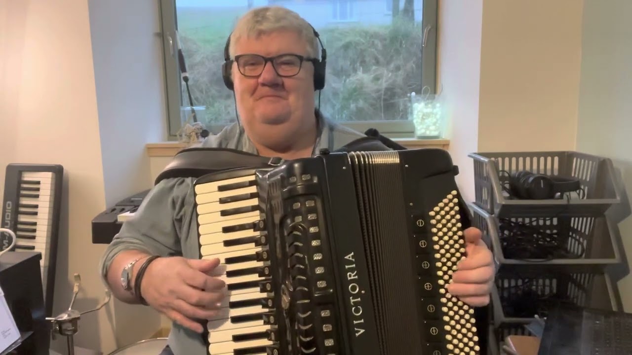 Doing the lot Robert Burns Marches accordion
