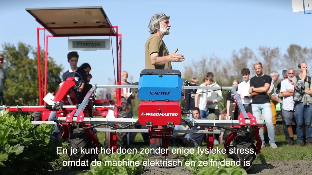 Demo Werktuigendragers, tractoren en GPS - Netwerkdag 'Techniek in bio tuinbouw' 2024