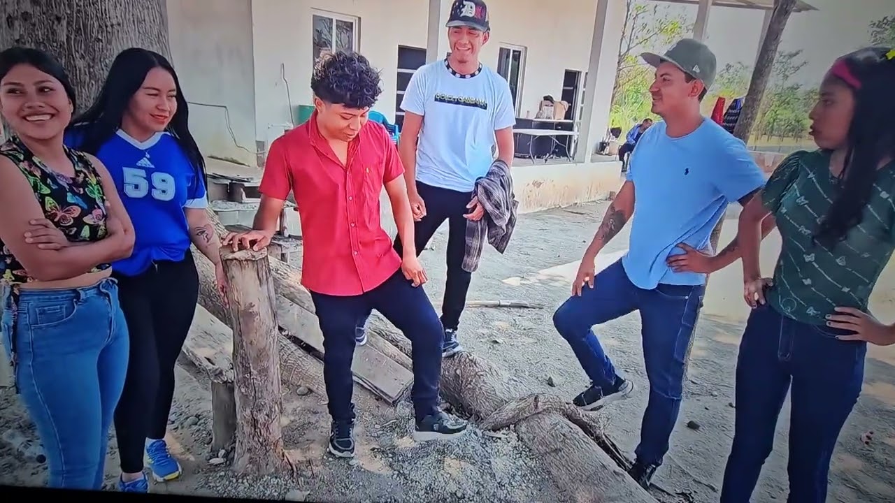 Melissa y Malena en plena calle se agarran del pel0 sos una ofrecid4 nadie se 