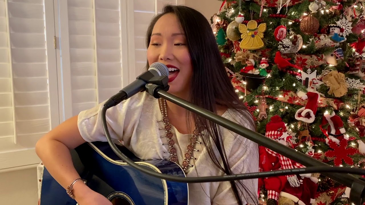 Callie Bennet Performs Silent Night in the Navajo Dine language