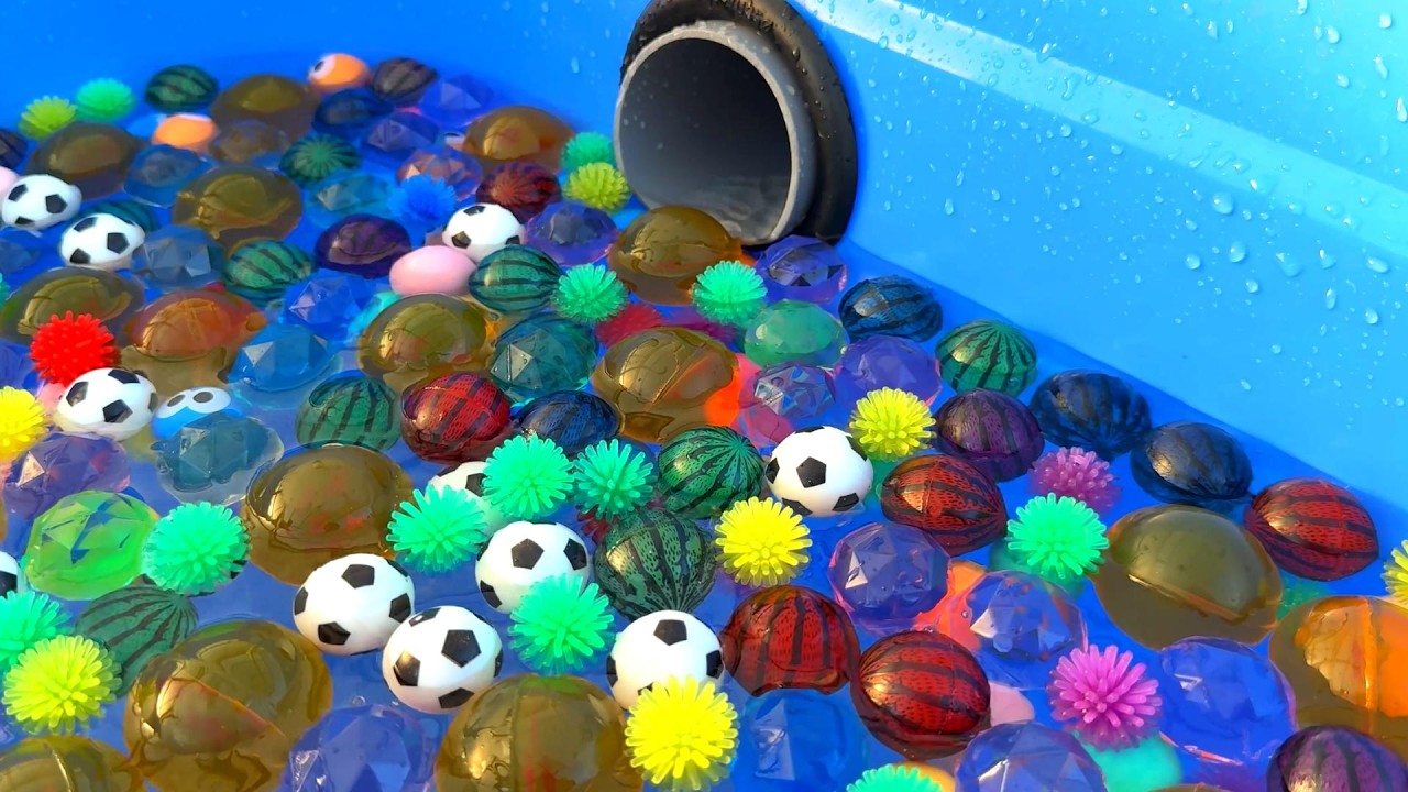 Water Marble Run ☆ Spiky Balls & Soccer Balls
