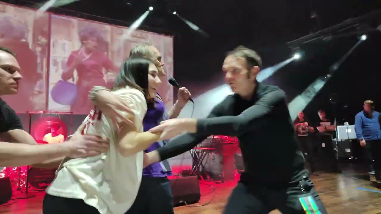sweet and tender hooligan (encore in Lyon)  Morrissey