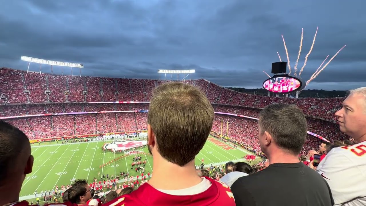 Chiefs vs Colts National anthem and flyover 🇺🇸