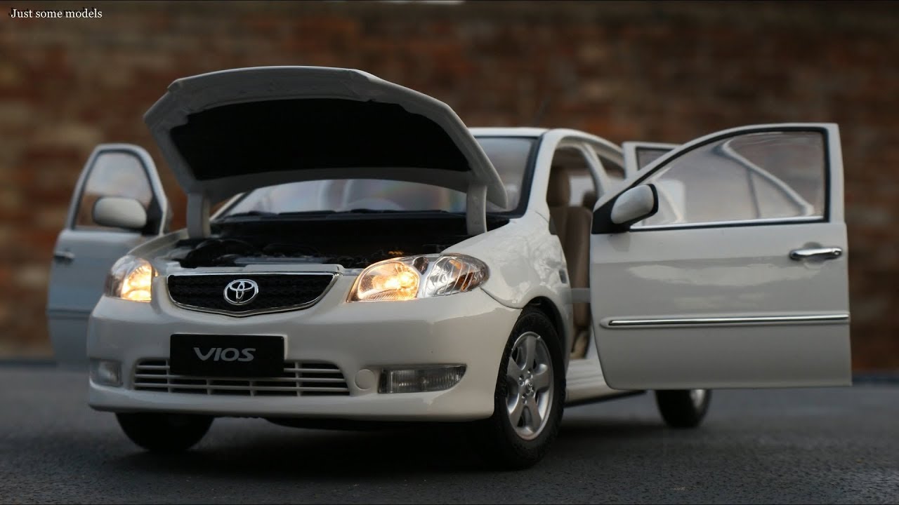 1:18 Toyota Vios 1.5 GLX-i ECT with working lights - [Unboxing]