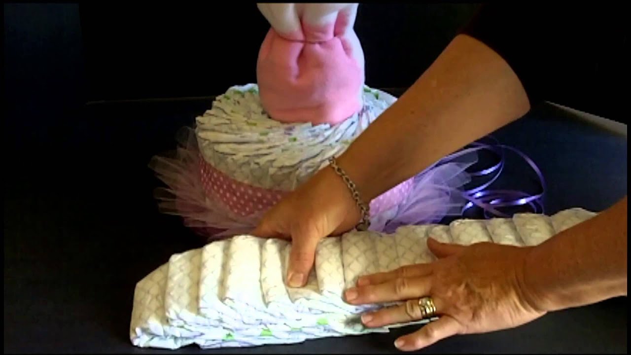 How to Make a Basic Diaper Cake