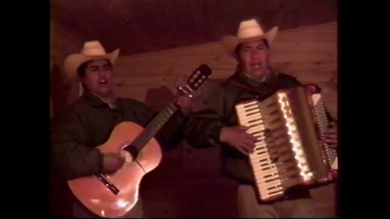 los Hermanos Venegas - señalando libertad