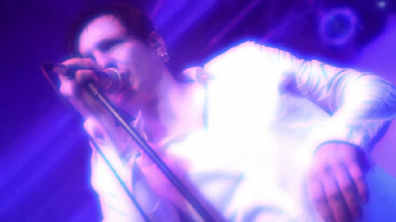 Downstairs Left - Out Of Reach (Live Frankfurt Das Bett 2011)