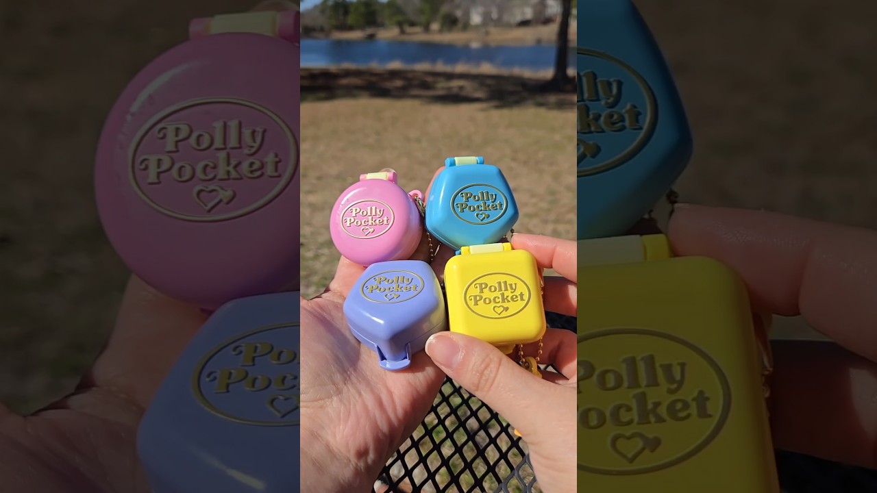 Miniature gashapon Polly pocket replicas. In love #miniature #pollypocket #gashapon