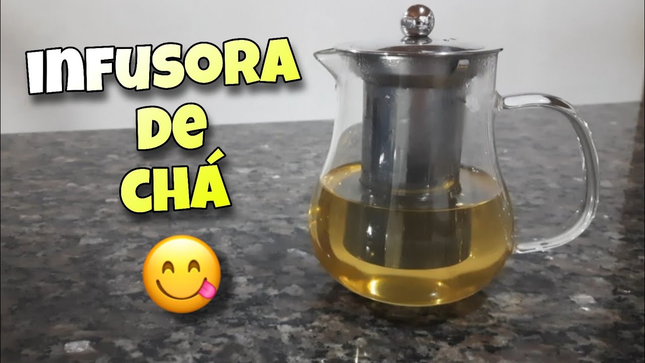 Chaleira de vidro com infusor.