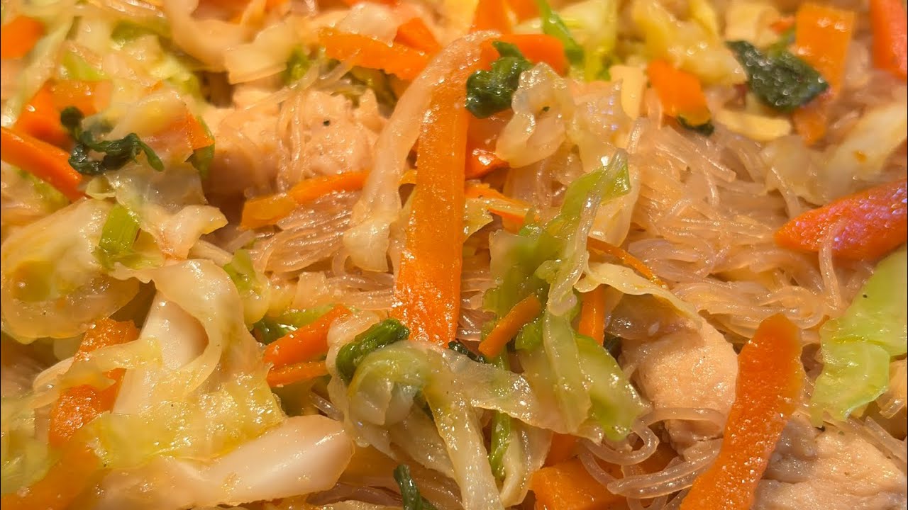 Stir-fry Pancit Bihon Canton with chicken,vegetables #pancitbihon #subscribe #pancit #cooking 