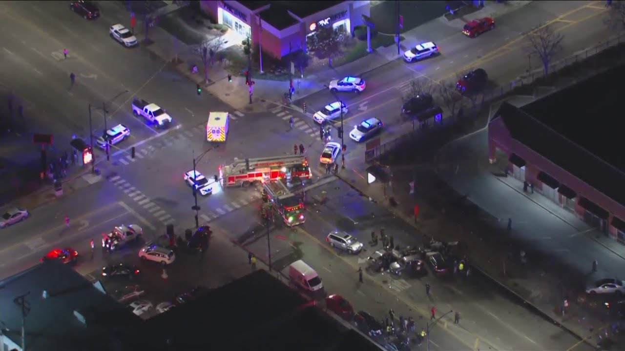 2 killed, 10 injured in 6-car crash on Chicago's South Side, fire department said