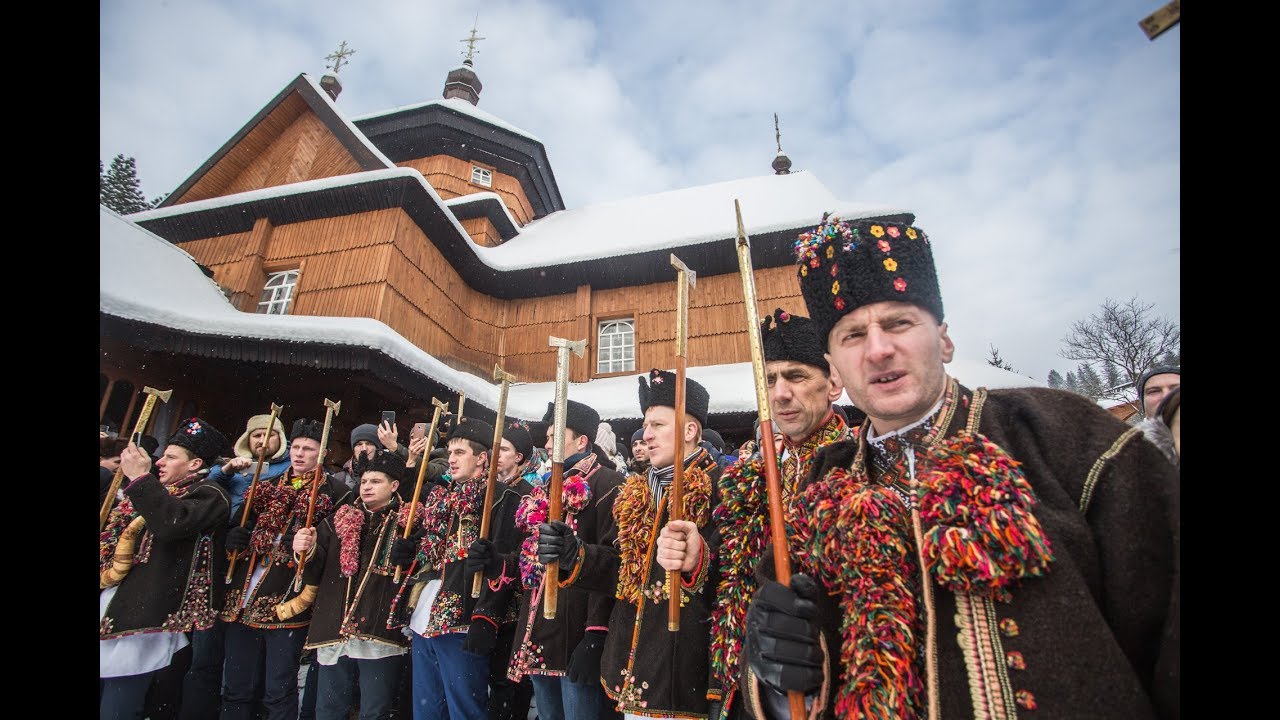 Гуцульская коляда в селе Криворивня в Карпатах