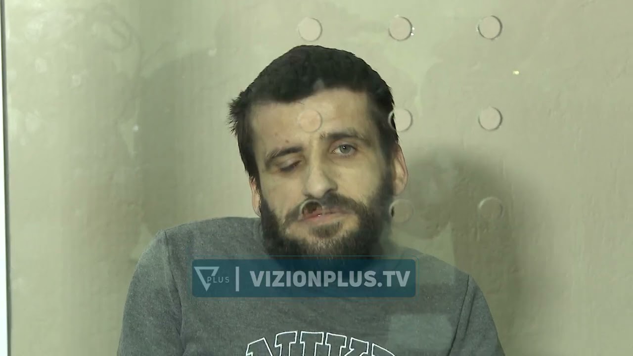 Altin Çoku shfaqet duke qeshur në gjykatë - Vizion Plus