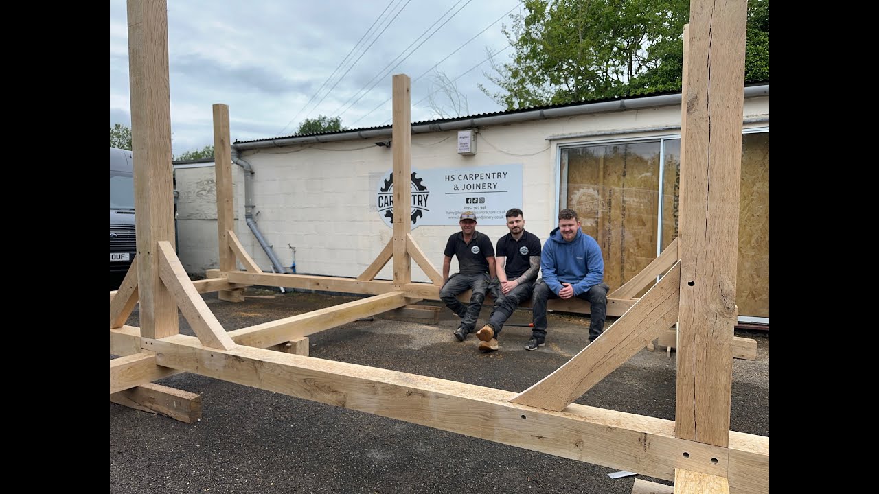 TRADITIONAL OAK FRAME PERGOLA