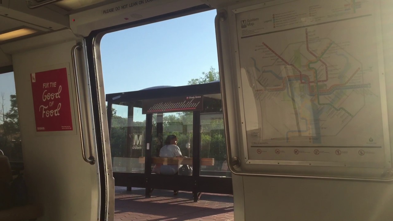 DC Metro old doors closing chine