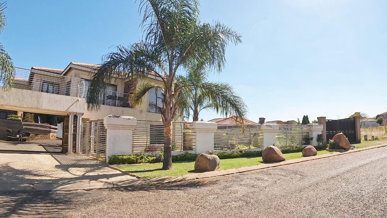 YOU WON'T REGRET BUYING A HOUSE IN THIS SUBURB | SPRUITVIEW KATLEHONG LUXURIOUS HOOD