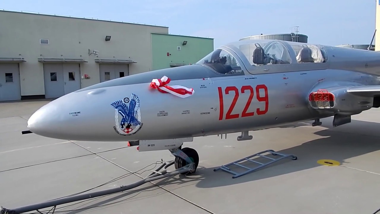 TS-11 Iskra Walkaround