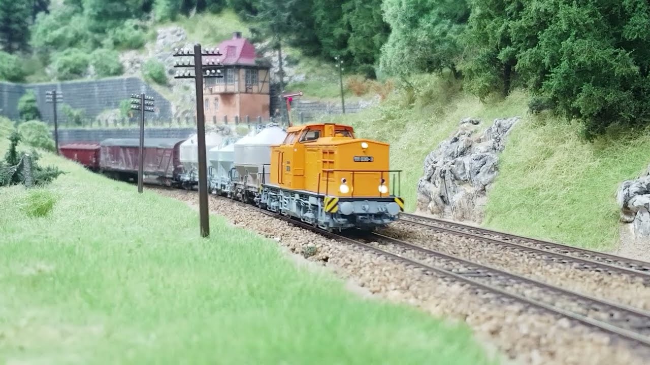 BR111 030 DR Ep4 von ESU. Nach langen suchen noch eine bekommen.