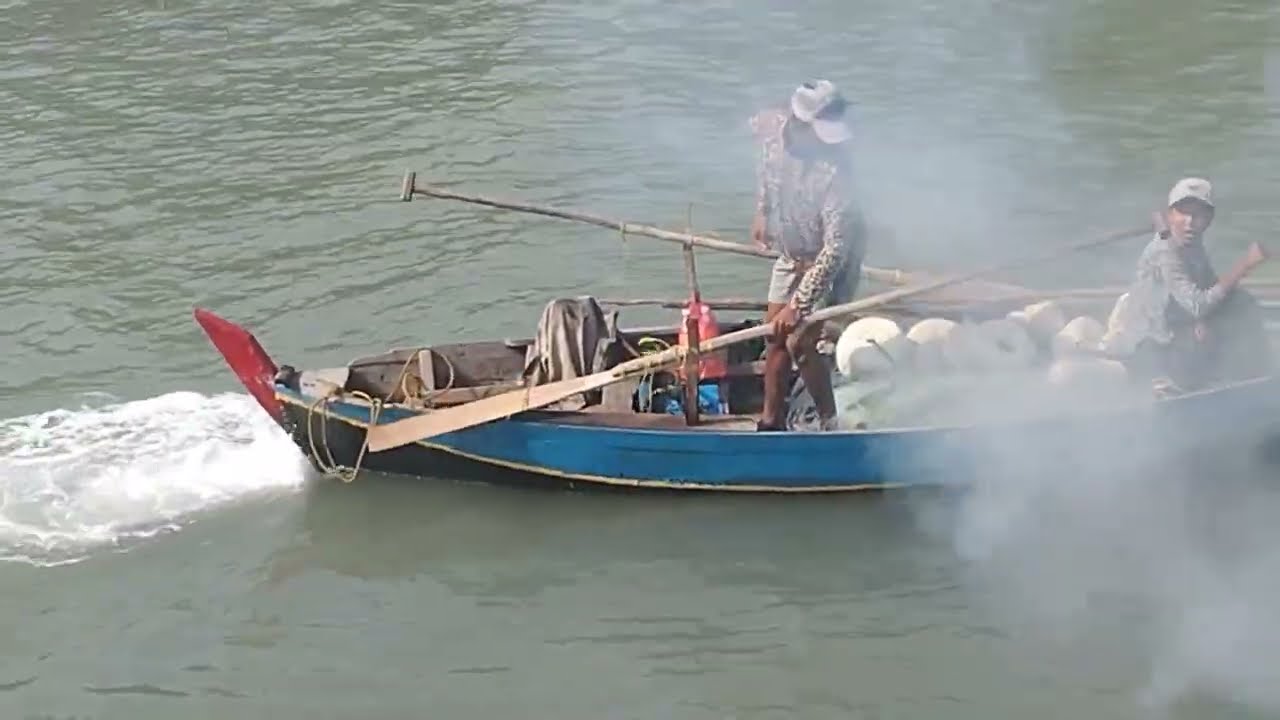Saatnya nelayan turun ke laut, time to cacthing fish#karimunkepri 