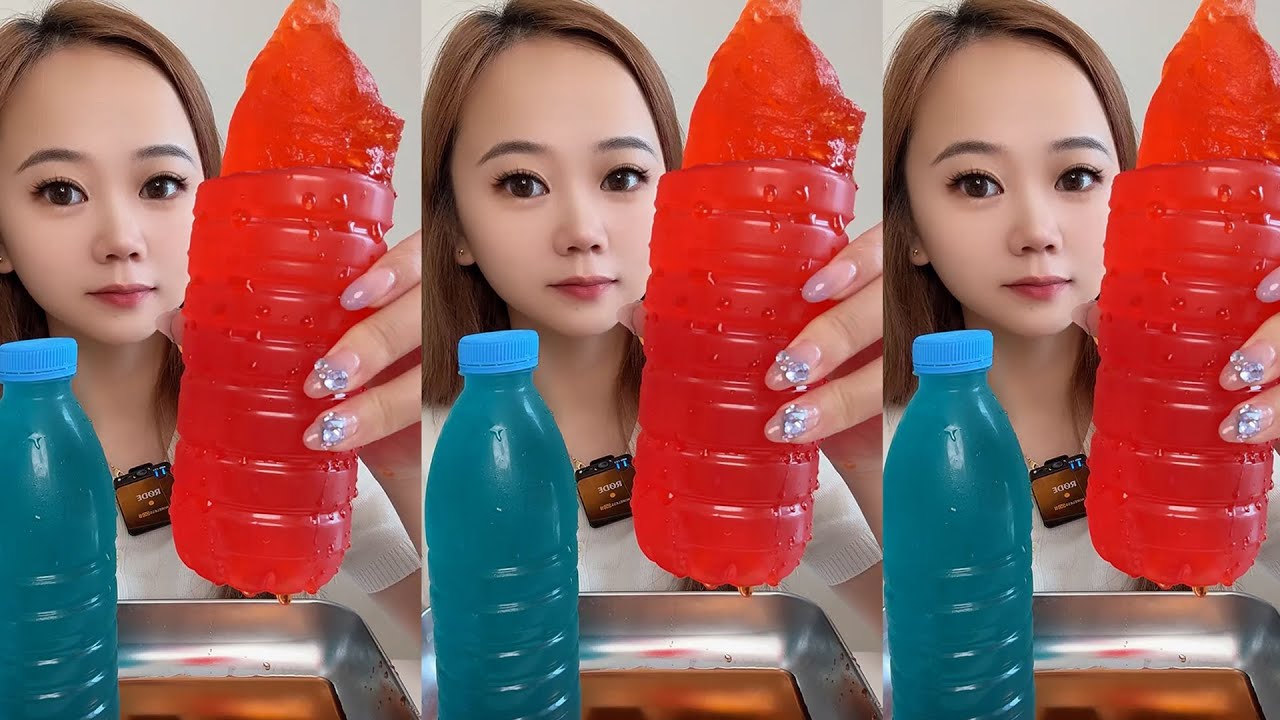 ✴️ASMR - Ice Eating ASMR- Freezer Frost Eating