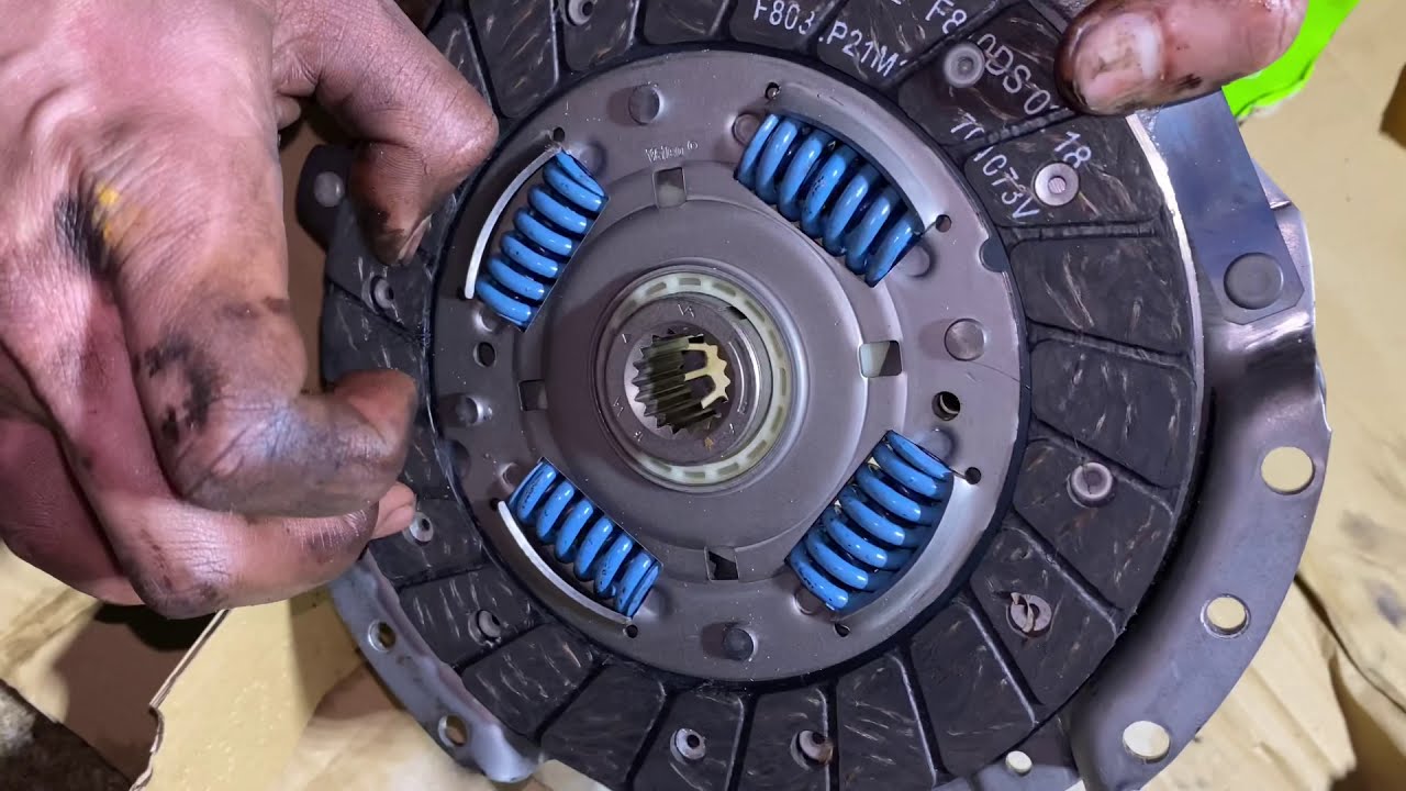 Depose embrayage  et comparaison ( moteur Peugeot 106)
