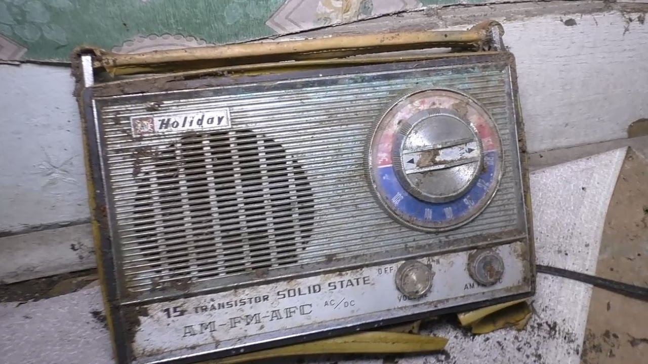 #72 Abandoned Home #58 - Retro Transistor Radio Found