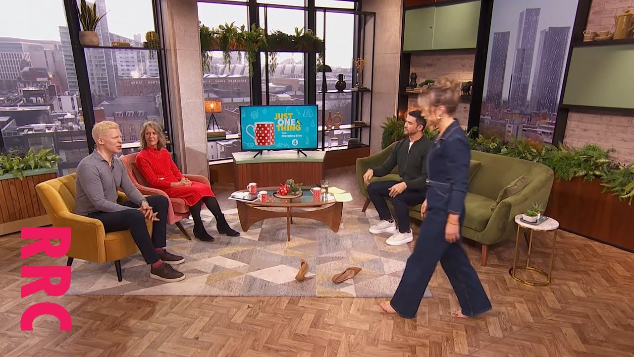 Helen Skelton @takes shoes off to demonstrate walking