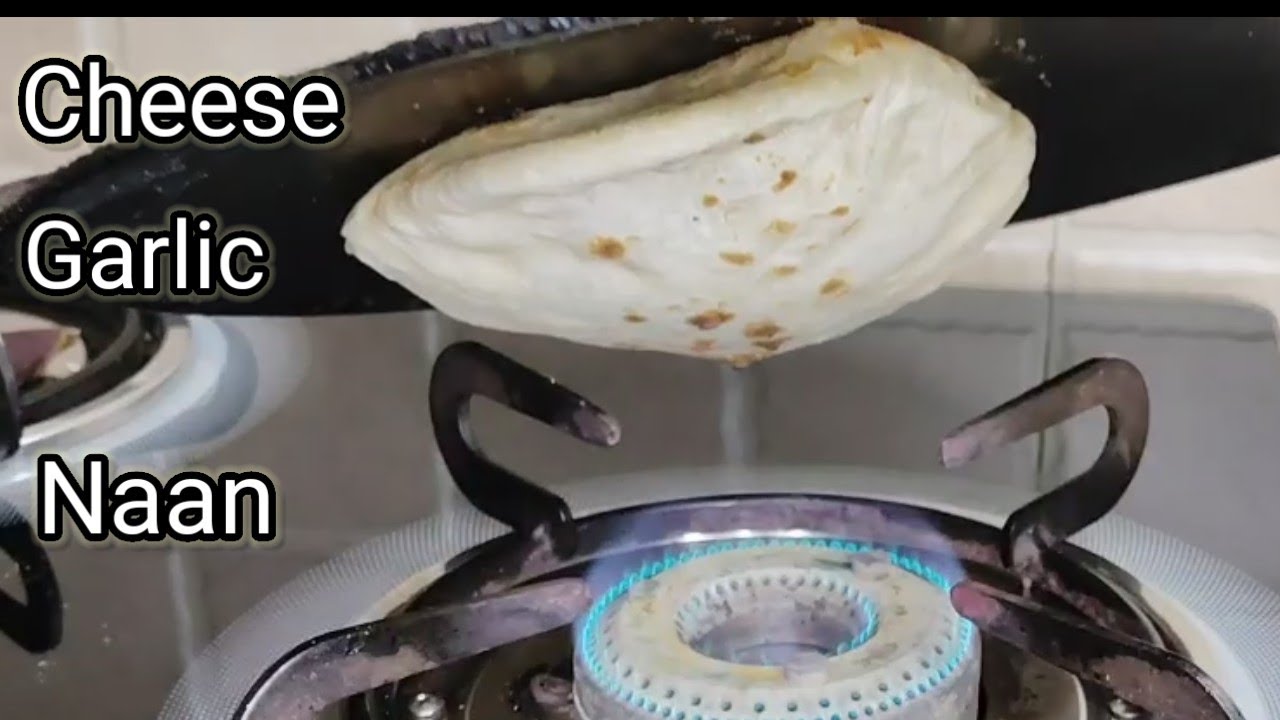 घर में बहुत ही आसानी से रेस्टोरेंट से ज्यादा बढ़िया नर्म और मुलायम Cheese Garlic Naan बनायें