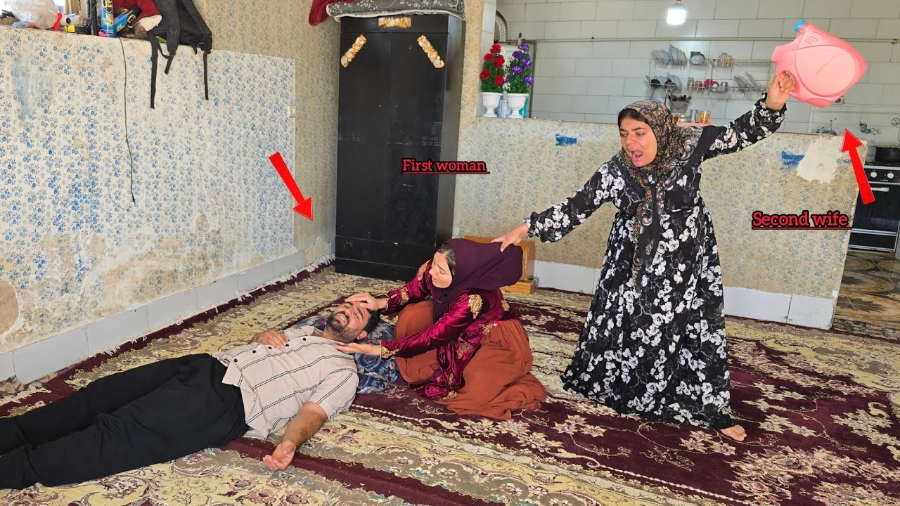 محبت:The first consort concern about her husband's severe headache and the second consort anger