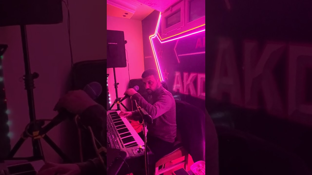 İLKER BAĞLAR SAHNE