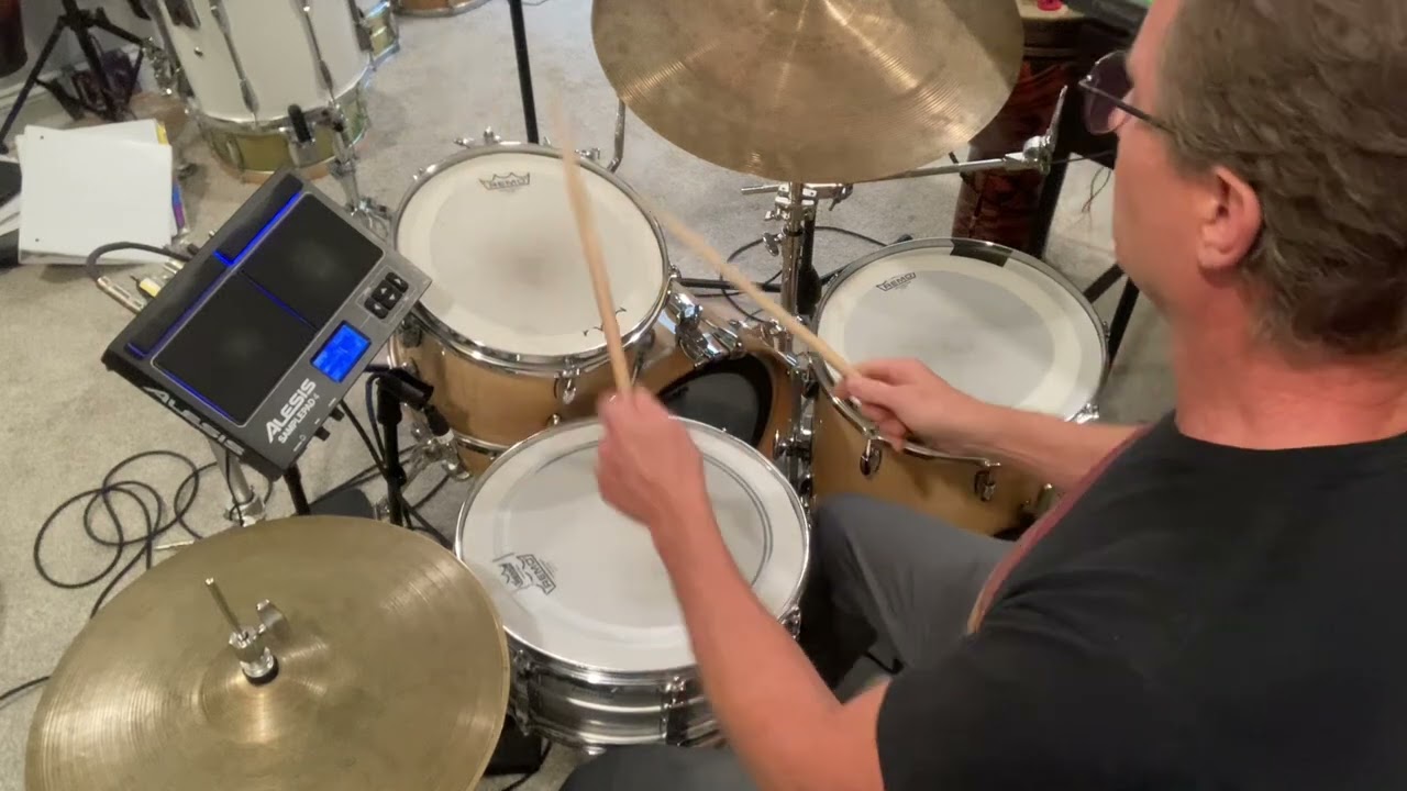Playing around with Carol Of The Bells using the Alesis Sample Pad 4