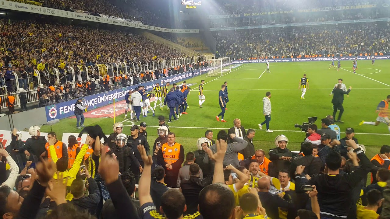 Fenerbahçe - Trabzonspor 90+7 Golü Tribün çekimi 4K