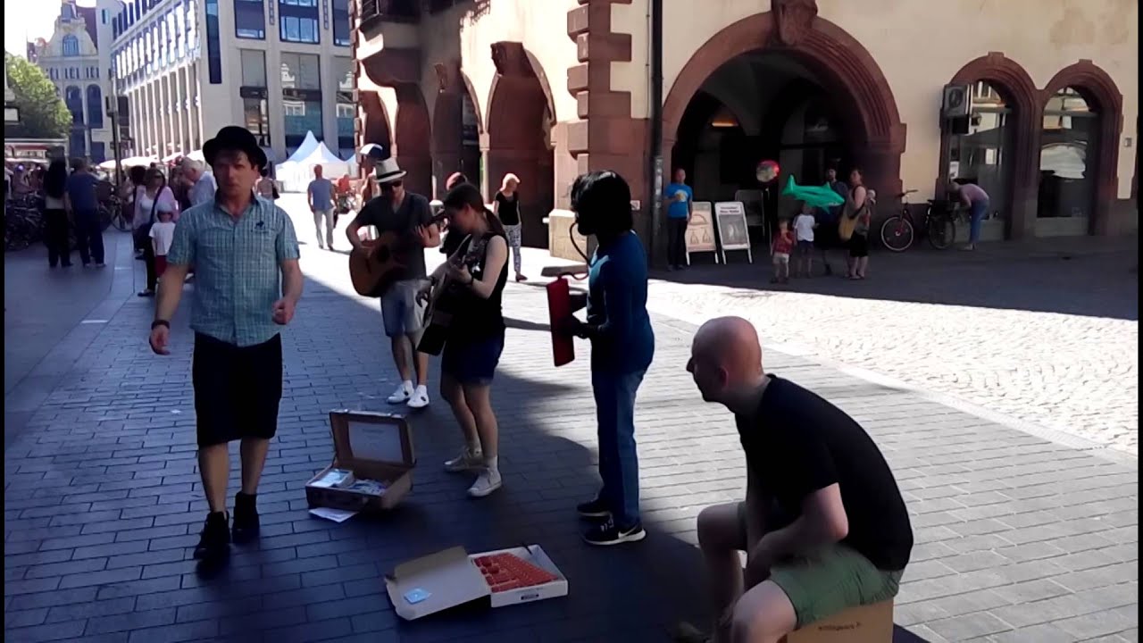 an envelope - live music on the streets of Leipzig