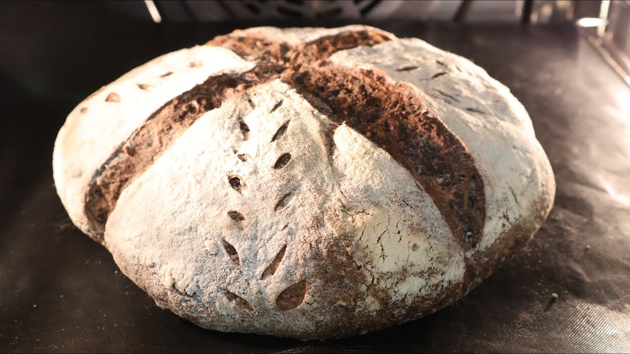 Pane rustico nero fatto a mano, passo dopo passo!