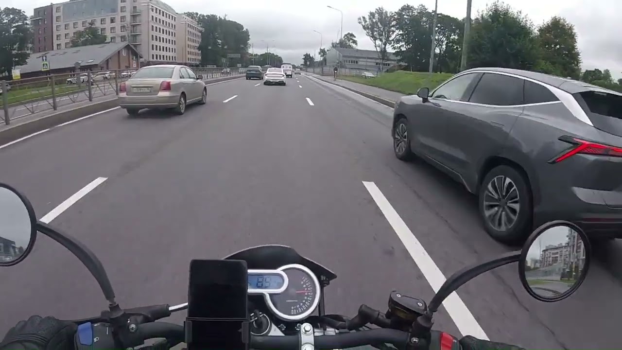 Еду на Minsk C4 300 неудержимые 300 кубов)))