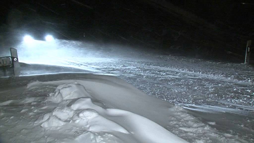 Schneeverwehungen auf Landstra&szlig;en im Landkreis Cuxhaven