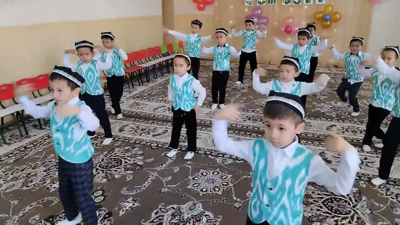 O'g'ilbolalar ijrosida ,,Norin