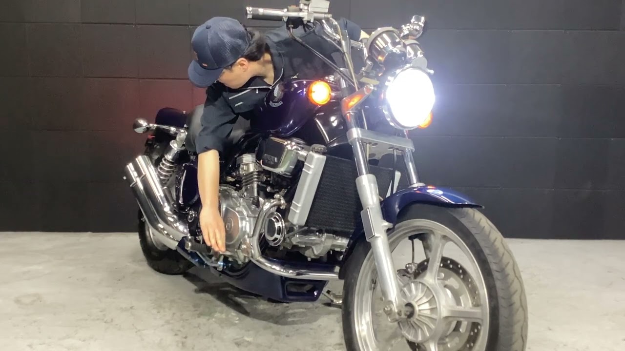 V45マグナ　圧倒的迫力の４本出しマフラー！普通のクルーザーでは物足りない方に是非！【エンジン始動動画】