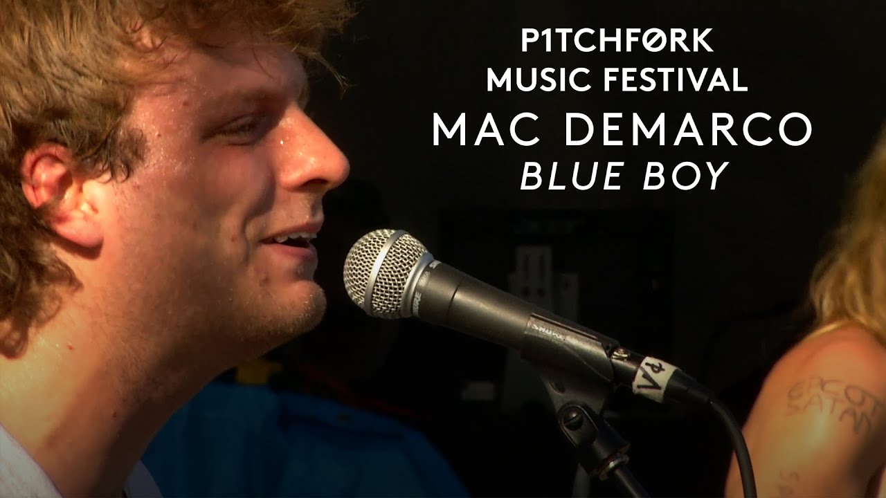 Mac DeMarco performs 