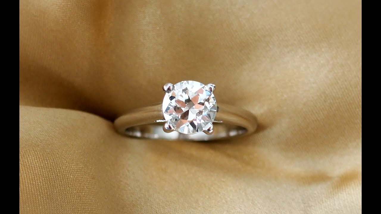 BAGUE DE FIANCAILLE - Comment bien choisir le solitaire de l'amour ?
