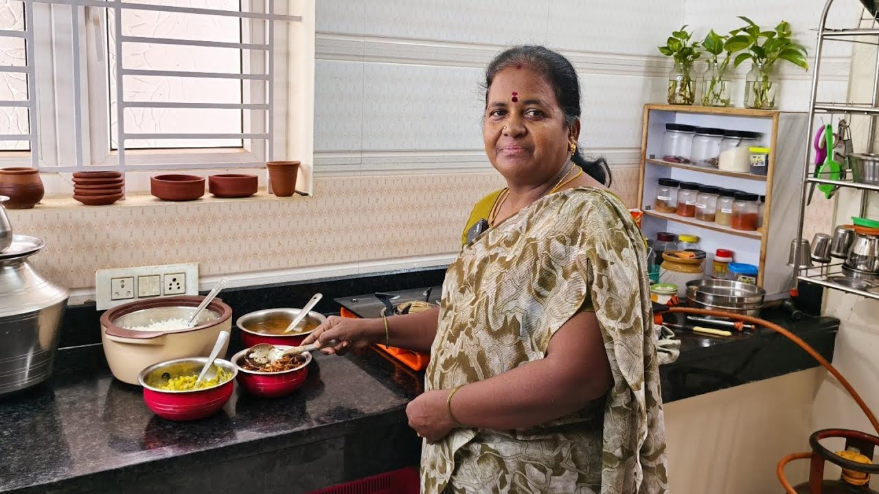 லஞ்சுக்கு தக்காளி ரசம், பூண்டு சிக்கன் வறுவல், கல்யாண வீட்டு புடலங்காய் கூட்டு இப்படி செய்ங்க
