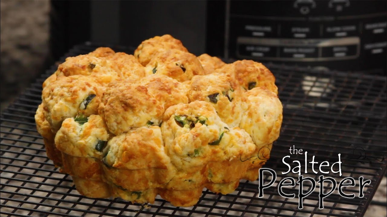 Jalapeno Cheddar Pull-Apart Bread