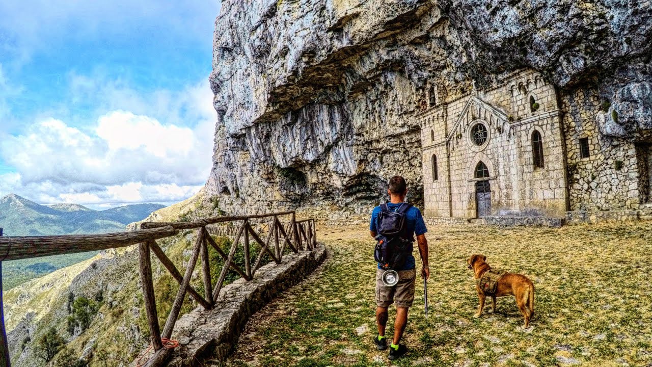Eremo di San Michele Arcangelo come raggiungerlo, percorso completo fino alla Cima del Redentore.
