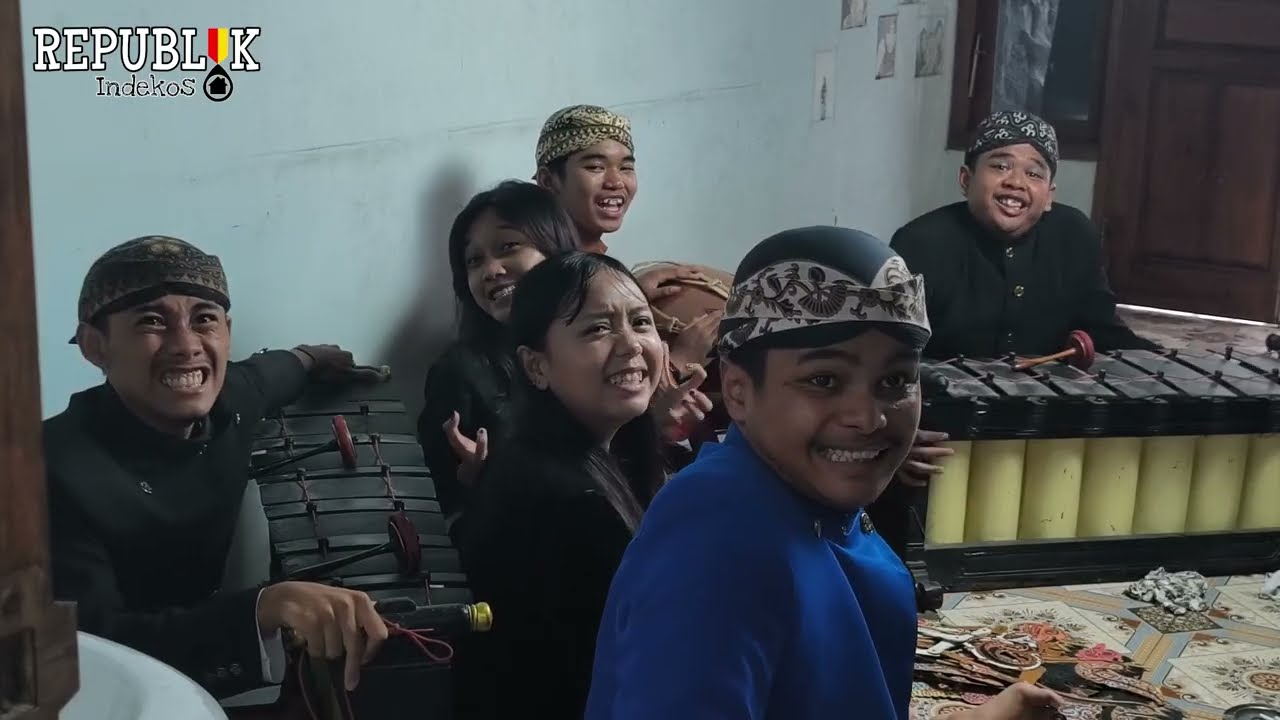 WAYANG CLIMEN ANAK KOS SOLO - REPUBLIK INDEKOS