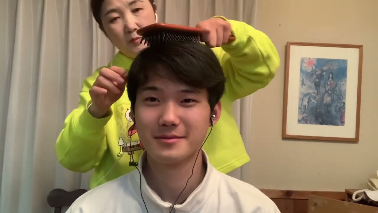 SUB字幕【ASMR】息子たいよう君にフェイスマッサージ、カッサ、コロコロ、ヘッドマッサージ、肩揉み、Various massages for your son Taiyo