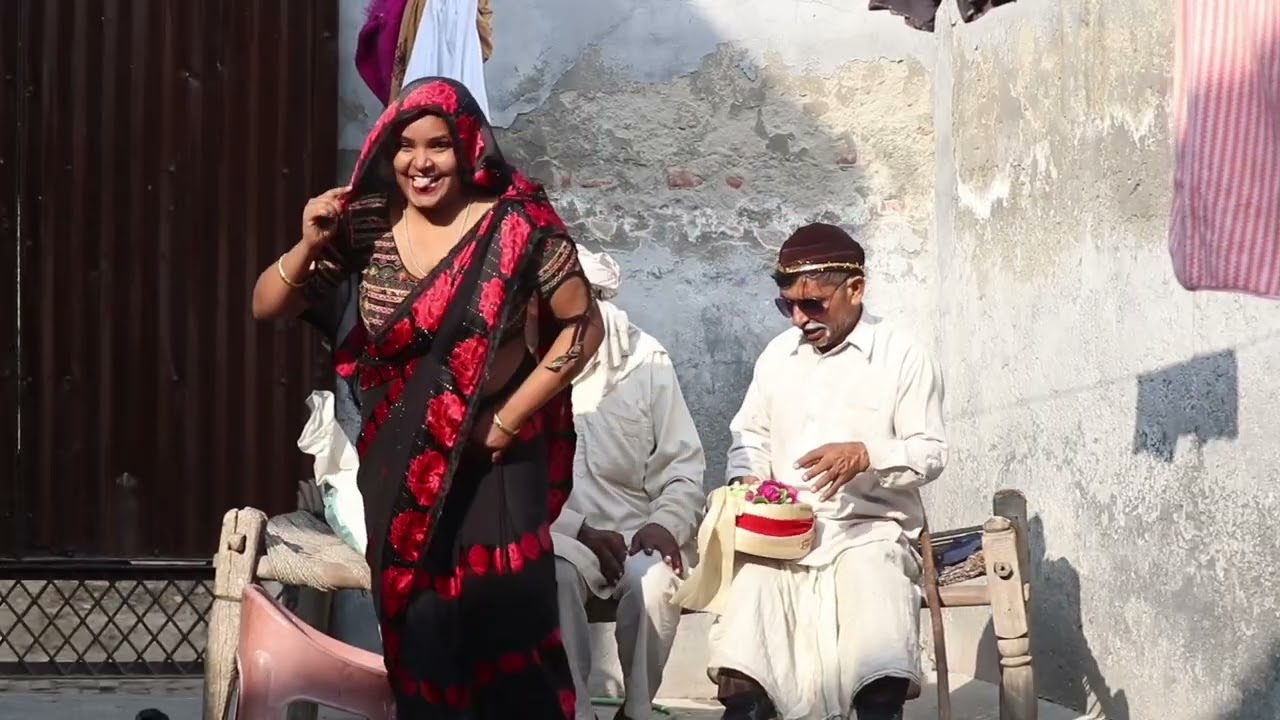 60 साल के बुड्ढे को बेची बेटी मजबूरी में।damo chacha ki comedy। sheetal gola ki comedy।damo fufa।