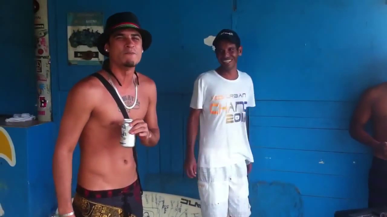 Biancucci tripeando en Cuyagua con un MC local