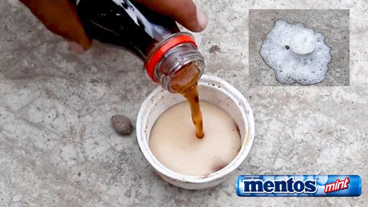 Experiment: Coco Cola vs Mentos in hole cup I black super Reaction